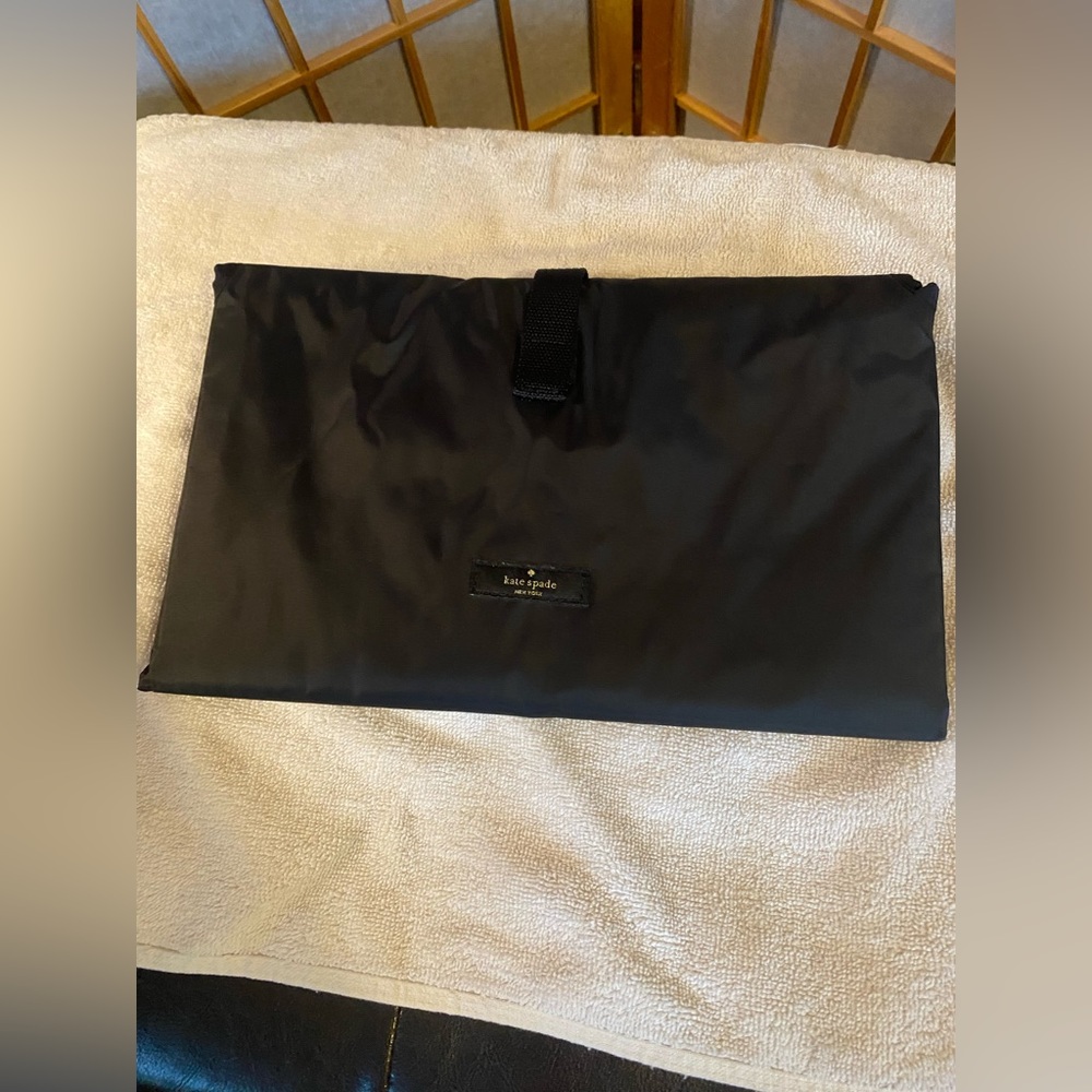 Kate Spade Clutch Handbsg Cover Black
Nylon Women's